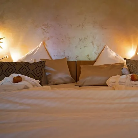 Naturpurhotel Maarblick 호텔