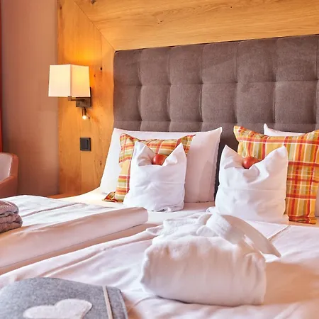 Naturpurhotel Maarblick فندق ميرفيلد