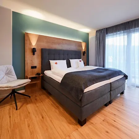 Naturpurhotel Maarblick فندق 4*