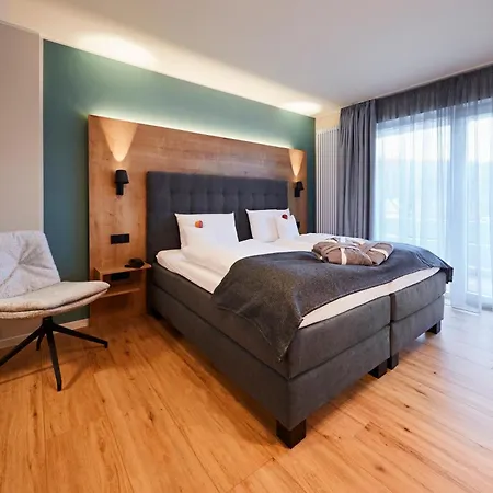 فندق Naturpurhotel Maarblick 4*