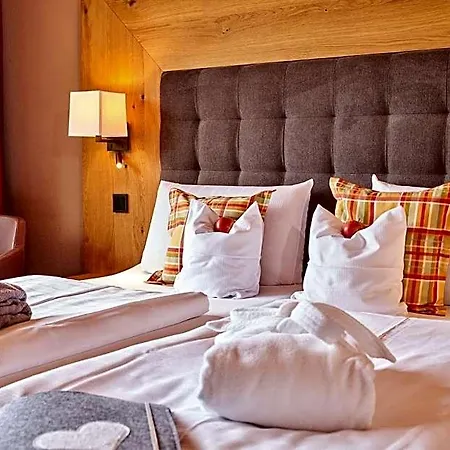 Naturpurhotel Maarblick 4*