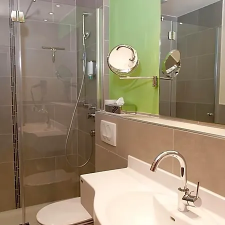 Naturpurhotel Maarblick فندق ميرفيلد